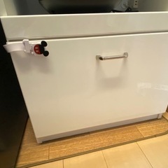 食器棚の画像