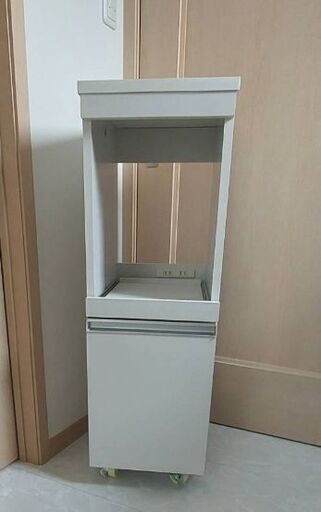 キッチン収納　コンセント付きラック
