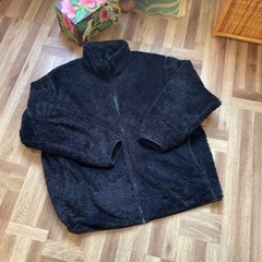 ユニクロボアジャンパー