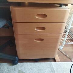 値下げ格安勉強机中古の画像