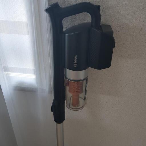 サイクロン式　スティック掃除機　コードレス　充電式