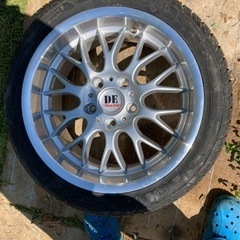車のパーツ タイヤ、ホイール