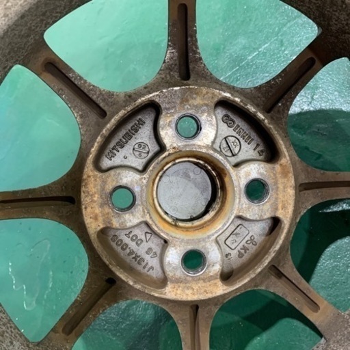 車のパーツ タイヤ、ホイール