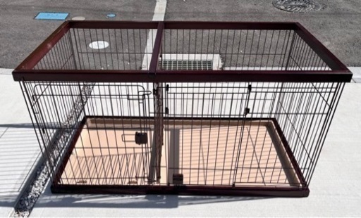 ペットサークル、トイレと住居スペースが分けられるワイドサイズ