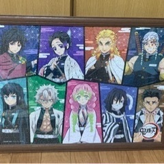 完成したパズルとパズルの枠