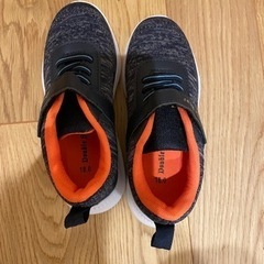 こども用シューズの画像