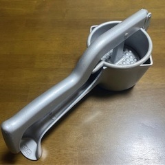ハンドジューサー　果物搾り器【値下げしました】
