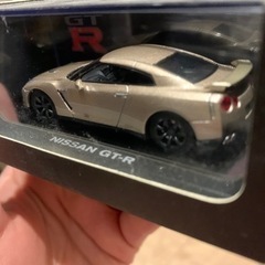 金のGT-Rの画像