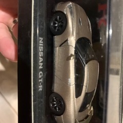 金のGT-Rの画像