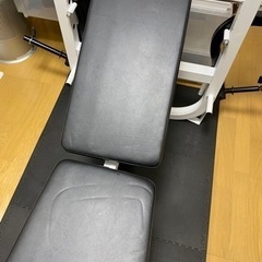 ベンチプレス　バーベル　ダンベルの画像