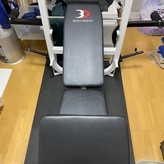 ベンチプレス　バーベル　ダンベル