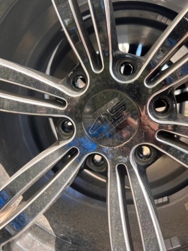 車のパーツ タイヤ、ホイール