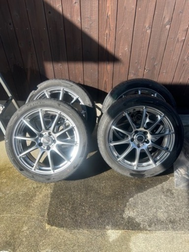 車のパーツ タイヤ、ホイール