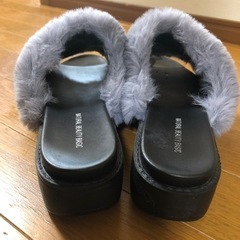 ファーサンダルの画像
