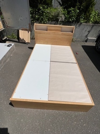 美原店　引き出し付き　照明付きSD ベッド　セミダブル　ニトリ