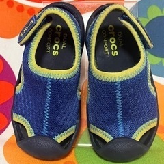 【値下】15cm CROCS サンダル C7 ブルー イエロー ネイビー　クロックス  中古 美品の画像