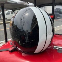 中古ヘルメット　ジェットヘル　黒ホワイトライン系　サイズフリー　原付50-125cc用の画像