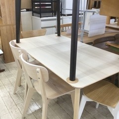 ✨値下げしました‼✨【✨人気のIKEA❗️シンプルデザイン❗️ナチュラルなカラー❗️ちょうど良いサイズ❗️✨】定価¥56,900円 　5点ダイニングセット IKEA 