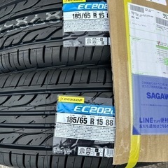 車のパーツ タイヤ、ホイール