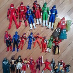 戦隊シリーズ人形セット￥1500