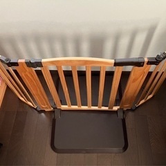 日本育児 おくだけドアーズWoody 木製 自立式 ベビーゲート 子供 フェンスの画像