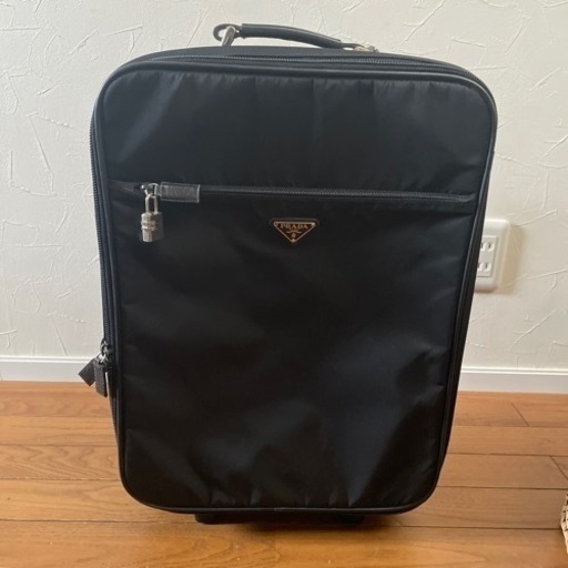 プラダ　スーツケース