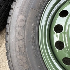 スタッドレスタイヤ 145/80R12 ダイハツアトレー純正鉄チンの画像