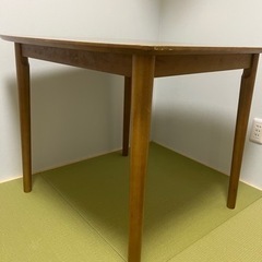 ダイニングテーブル