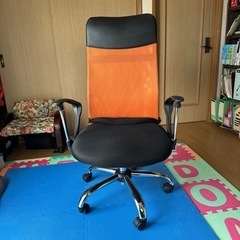 事務用椅子の画像