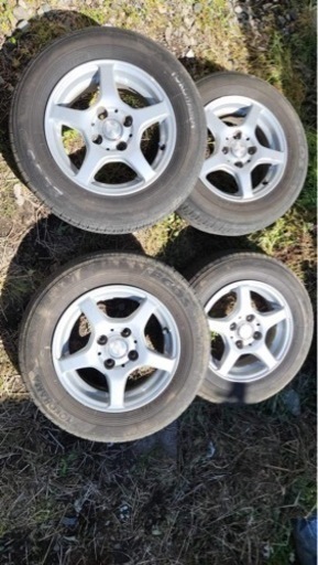 車のパーツ タイヤ、ホイール