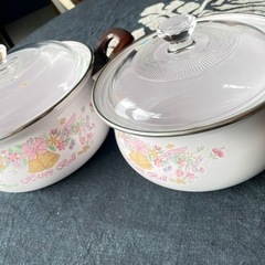 “新品”ホーロー鍋 2点