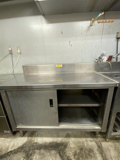 中古　厨房作業台　下段棚有り
