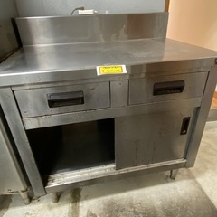 中古　厨房作業台（引き出し2.下段棚有り）