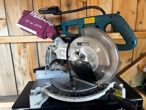 マキタ　卓上マルノコ　LS0831