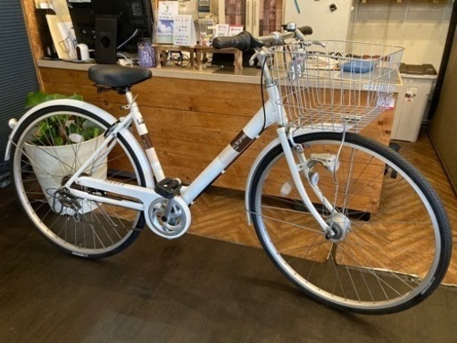 【 チェーン新品！LEDオートライト】6段変速　27インチ自転車　ホワイト