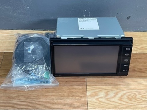 ７インチワイドナビ　フルセグTV CD DVD Bluetooth