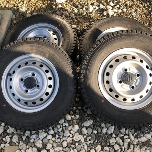 車のパーツ タイヤ、ホイール