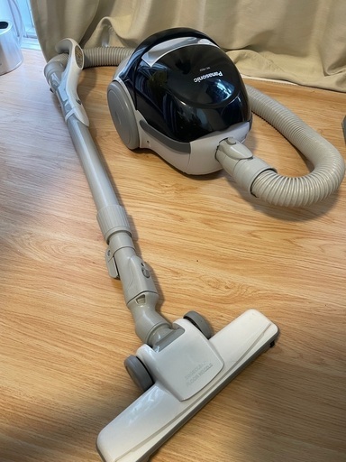 2014年製　Panasonic　掃除機　MC-PB5F-KK