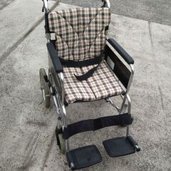 カワムラ　アルミ製介助車椅子　売ります！