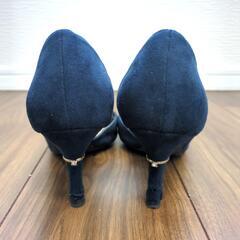 ⑪【美品】ILIMAダークブルーのヒールにリング付き23cmパンプスの画像