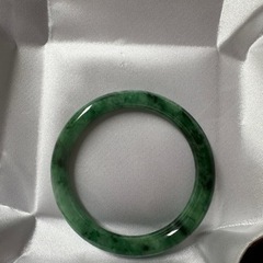 本翡翠バングル　ミャンマー産天然の画像