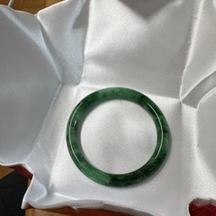 本翡翠バングル　ミャンマー産天然の画像