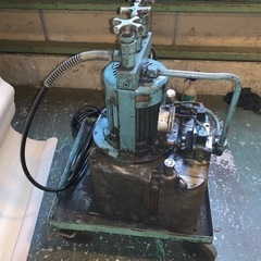 油圧ポンプ　電動　ジャッキ　シリンダーの画像