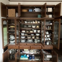 ★5月いっぱいまで★食器入りの食器棚もまるごと無料！掘り出し物が...