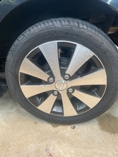 車のパーツ タイヤ、ホイール