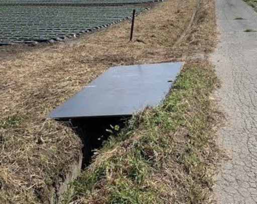 敷鉄板　建設資材