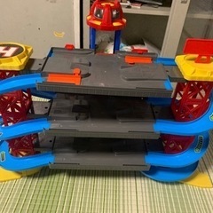 ジャンボパーキングガレージ　おもちゃ ミニカーの画像
