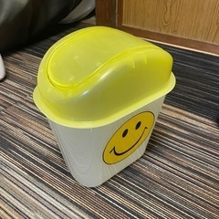 ◆スマイリー／ゴミ箱の画像