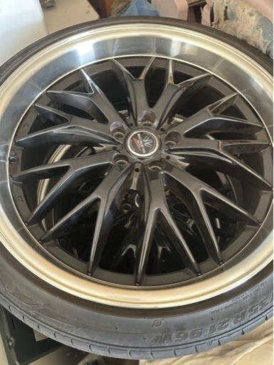 車のパーツ タイヤ、ホイール