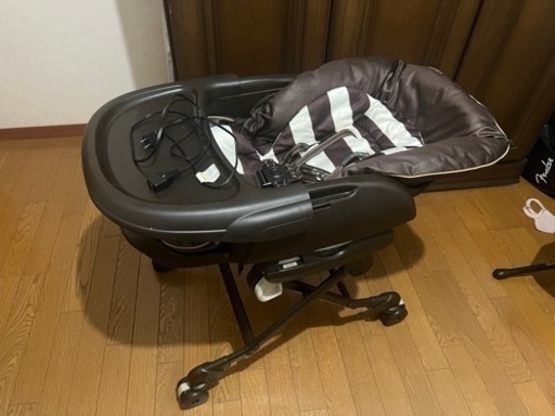 COMBI オートスイング　子供用品 ベビー用品